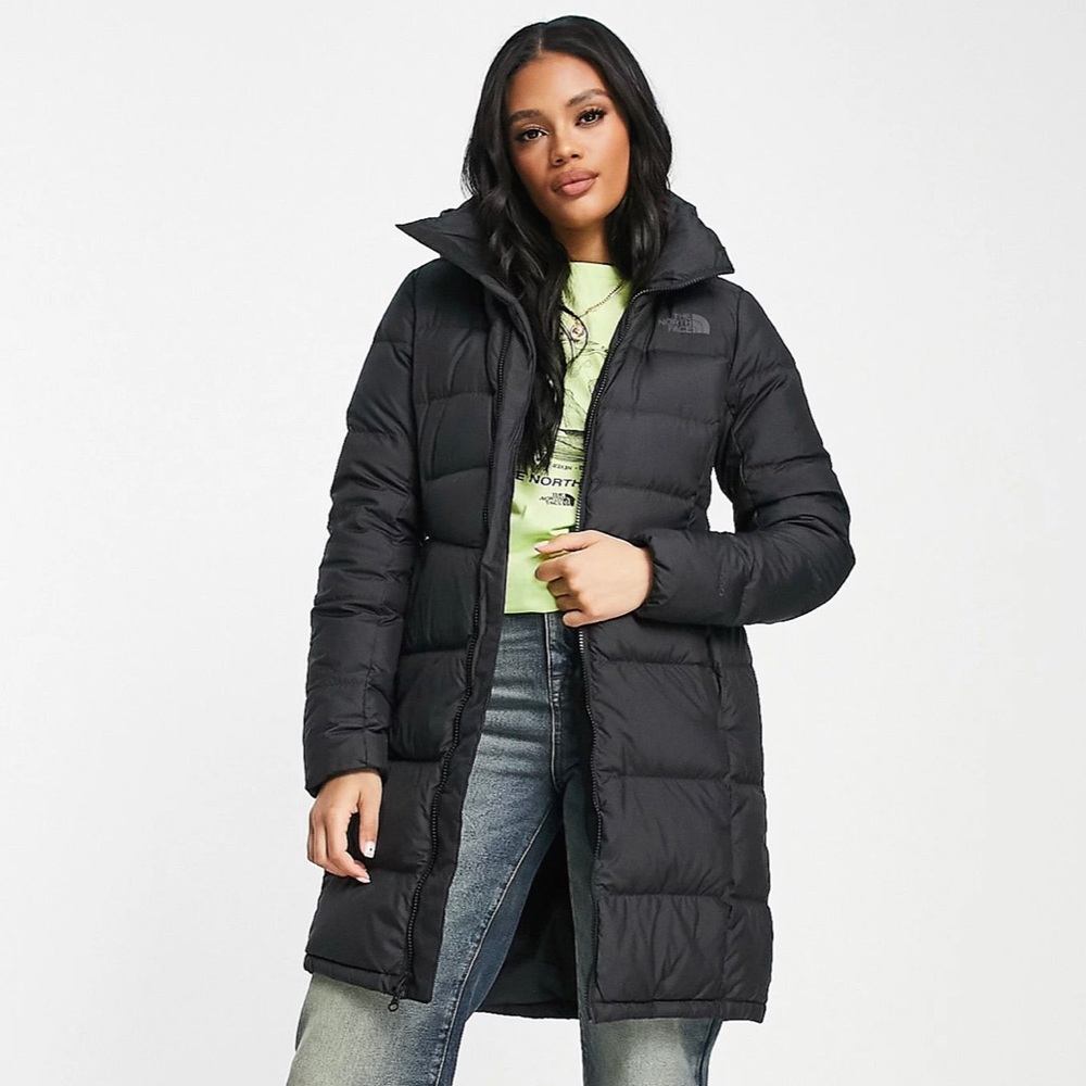 COPY - NWT Metropolis Parka in TNF Black WITH HOOD